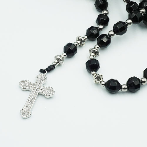Chapelet en Agates Noires, croix plaquée platine